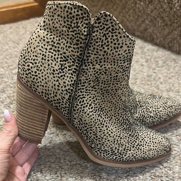 MIA Black and Cream Ankle Boots with Chunky Heel - Picture 1 of 5